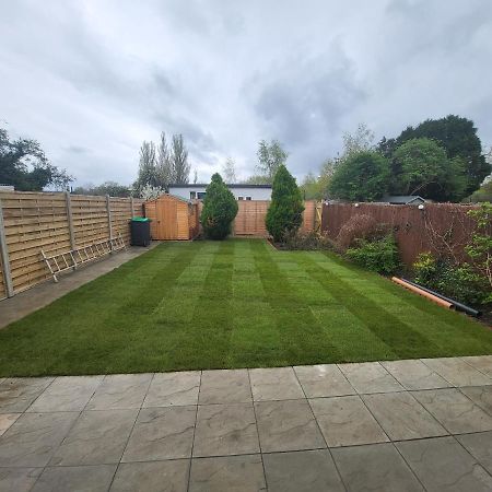 High Spec Large 6 Bedroom House! Kingston upon Thames  Extérieur photo
