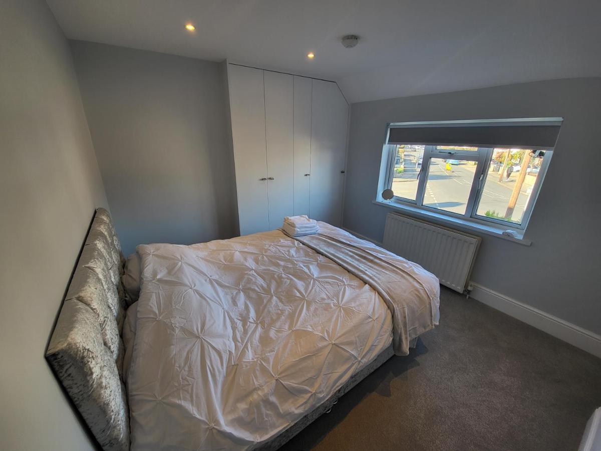 High Spec Large 6 Bedroom House! Kingston upon Thames  Extérieur photo