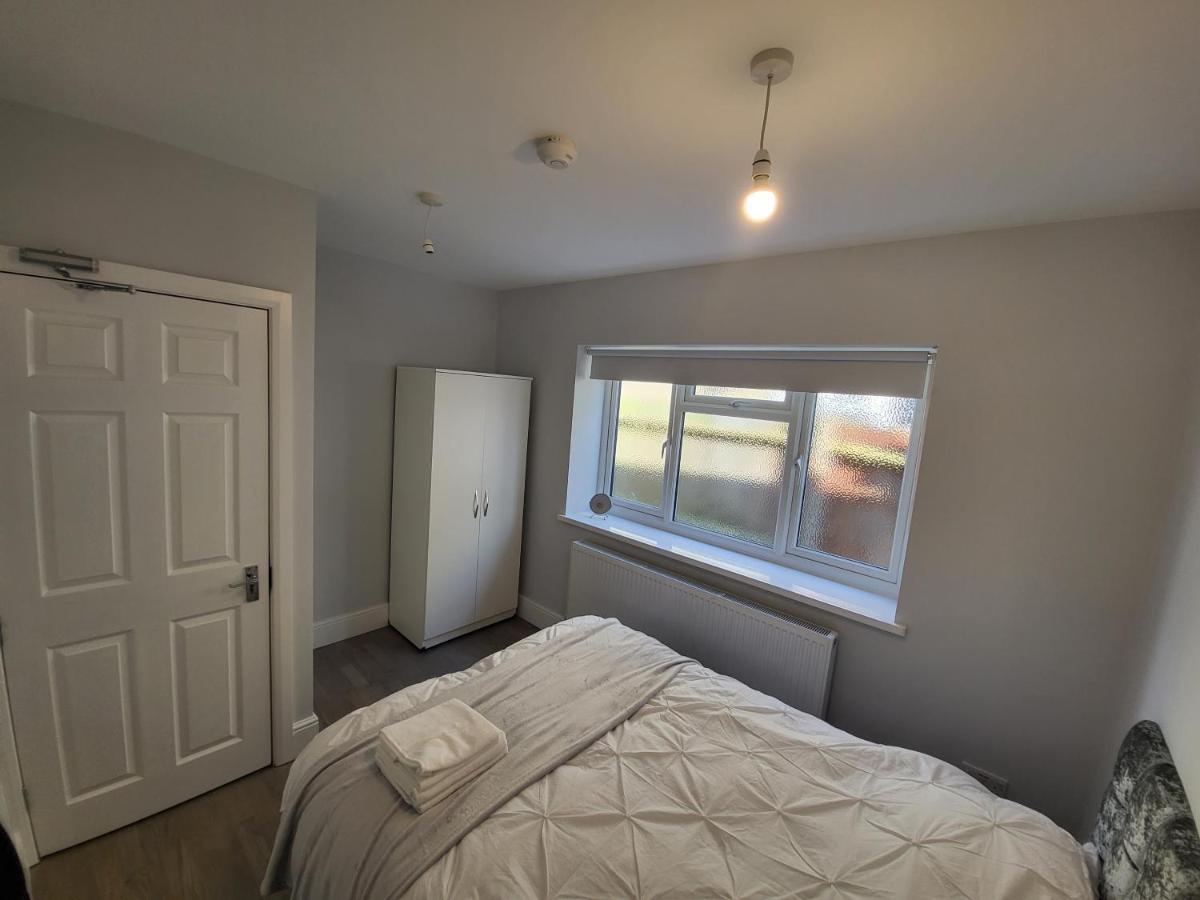 High Spec Large 6 Bedroom House! Kingston upon Thames  Extérieur photo
