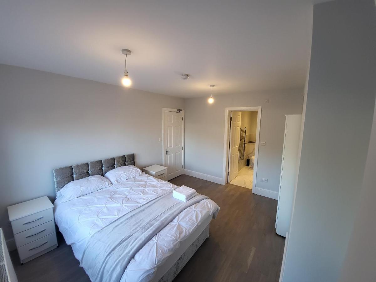 High Spec Large 6 Bedroom House! Kingston upon Thames  Extérieur photo
