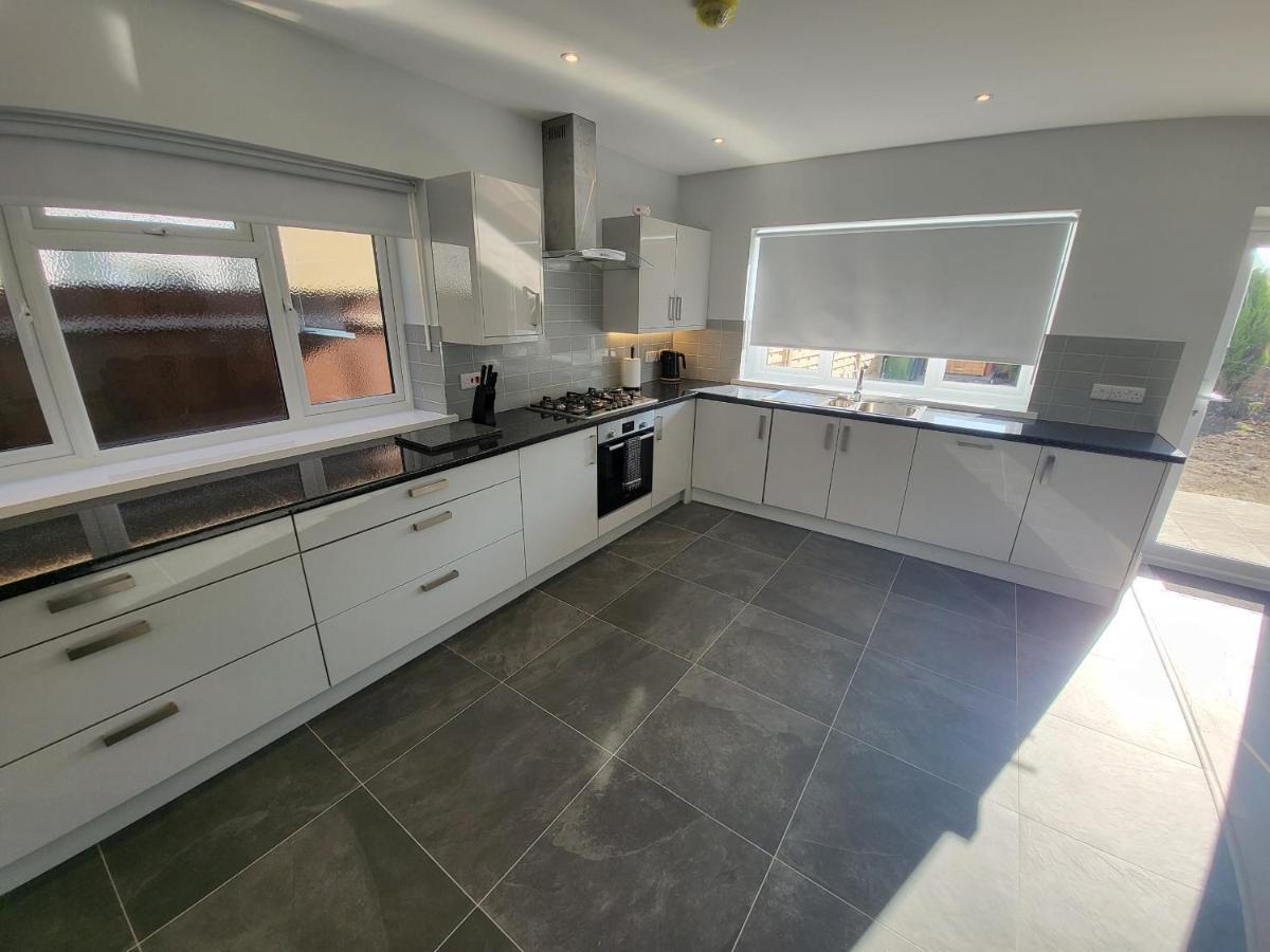 High Spec Large 6 Bedroom House! Kingston upon Thames  Extérieur photo