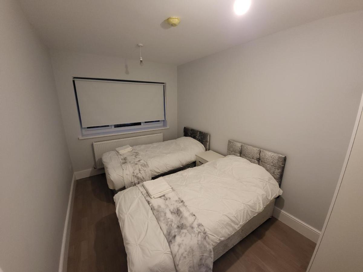 High Spec Large 6 Bedroom House! Kingston upon Thames  Extérieur photo