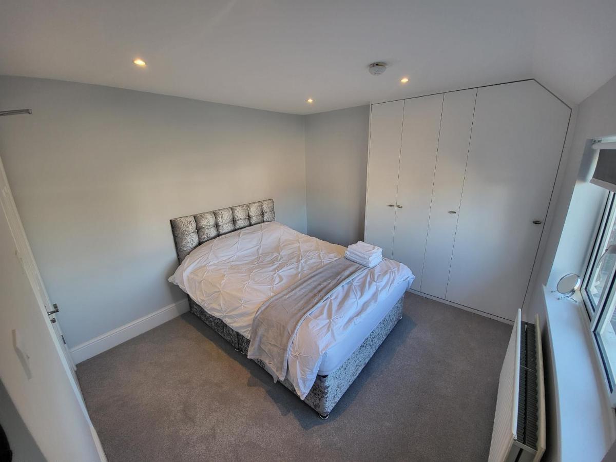 High Spec Large 6 Bedroom House! Kingston upon Thames  Extérieur photo