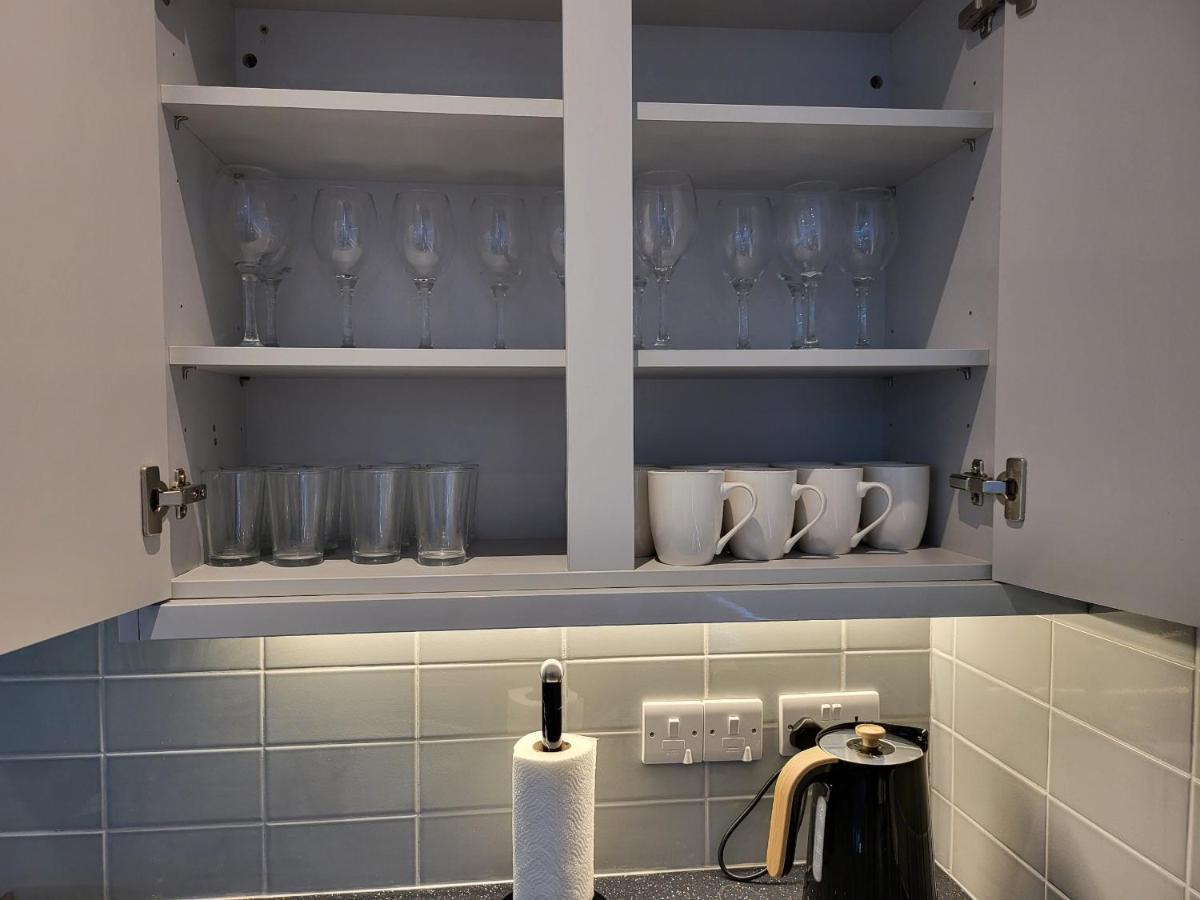High Spec Large 6 Bedroom House! Kingston upon Thames  Extérieur photo