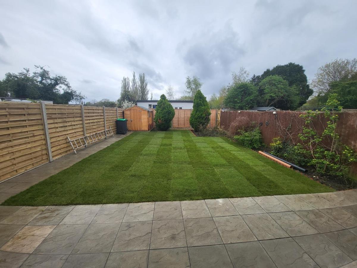 High Spec Large 6 Bedroom House! Kingston upon Thames  Extérieur photo